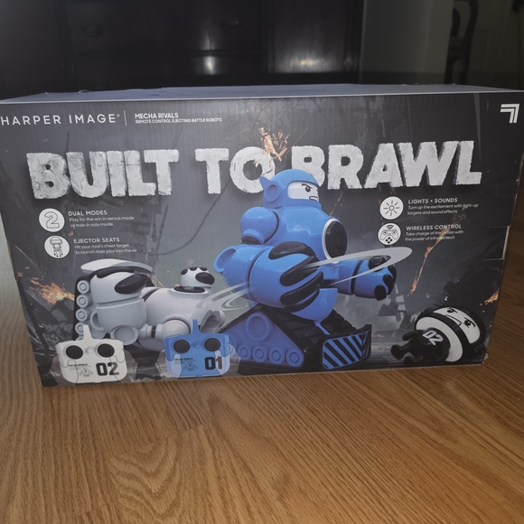 Sharper Image® Mecha Rivals Remote Control Battle Robots, Two-Player Wireless - Picture 9 of 11